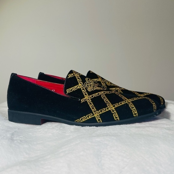 Cabuncci Chain Link Loafers - Picture 4 of 10